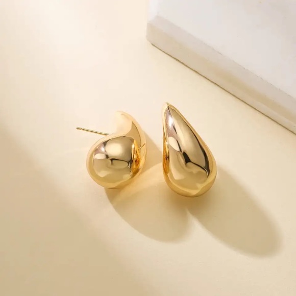14K Gold filled earrings - Picture 4 of 4